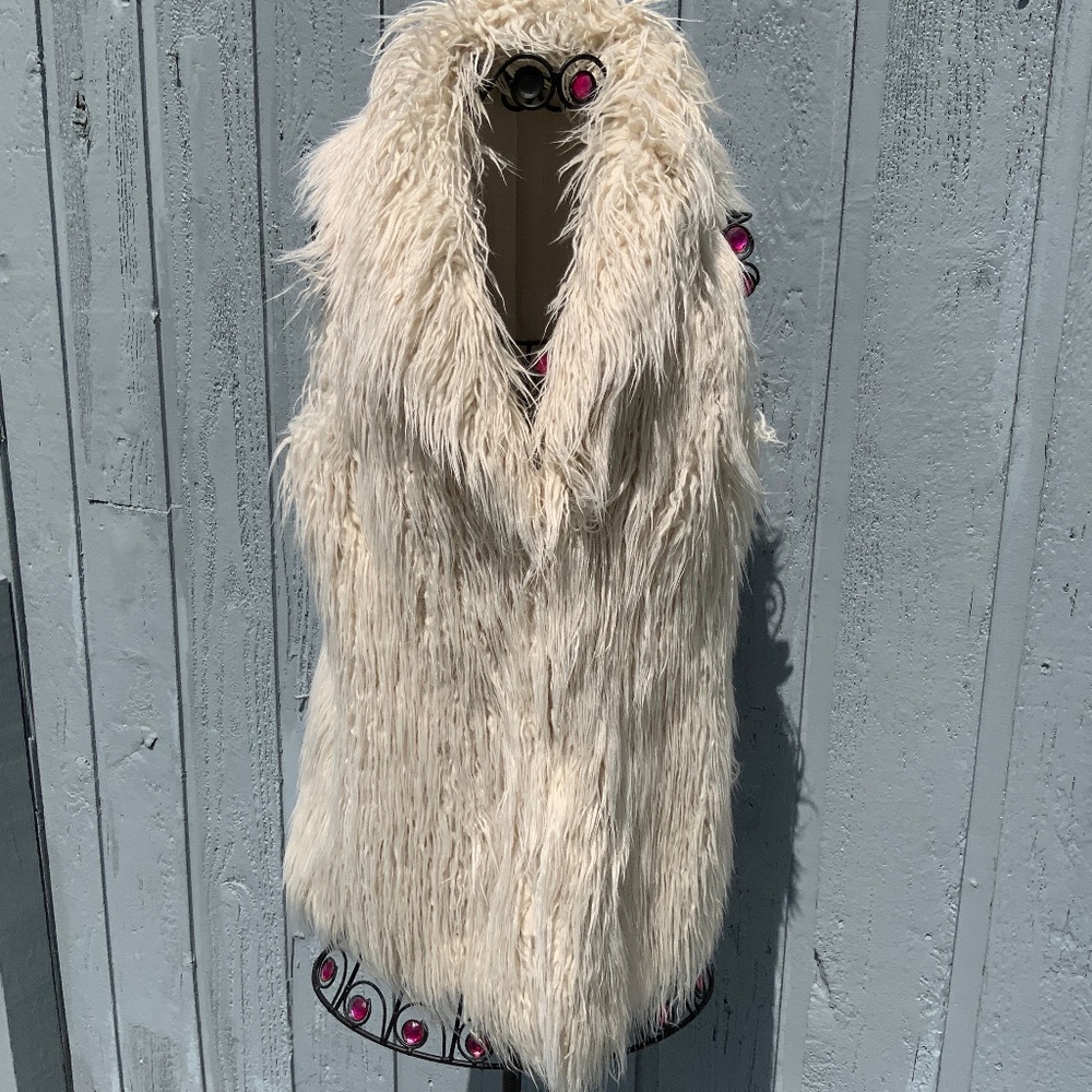 INC International Concept Off White Faux Fur Vest (Size L)